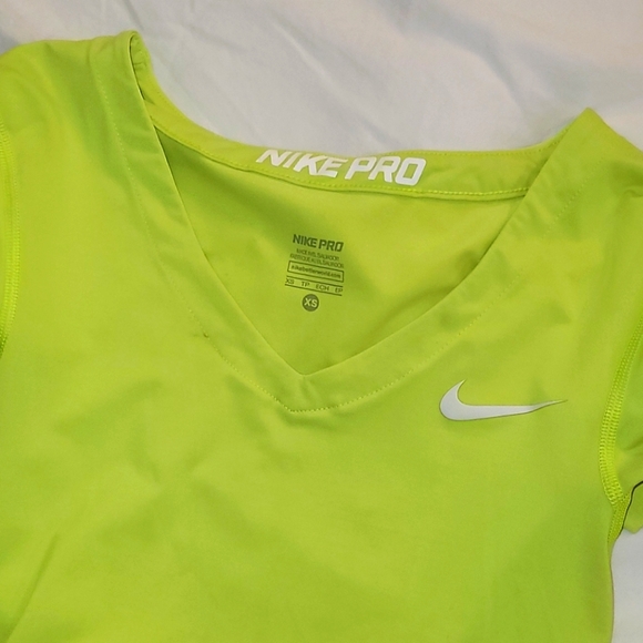 Nike Neon Shirt workout shirt - Picture 2 of 2